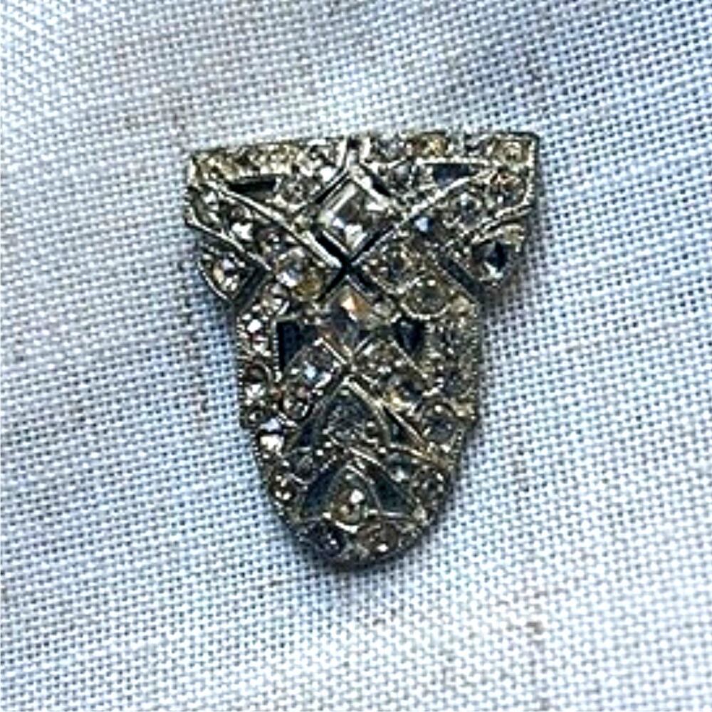 Vintage Art Deco Fur Clip Rhinestone Shield Brooch 1930s–40s